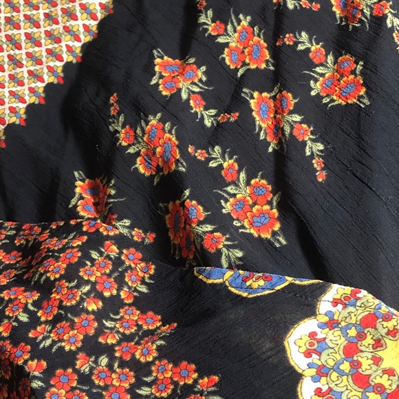 Amorose Women’s Patterned Skirt - Picture 6 of 7